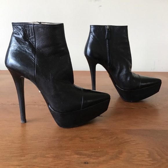 Prada pointed toe platform ankle boots - Picture 2 of 7